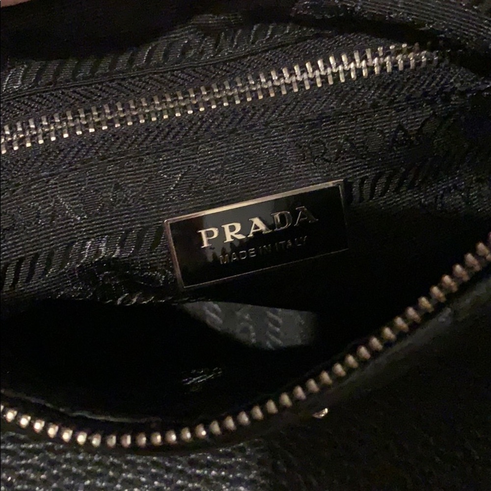 SOLD AUTHENTIC Prada vitello daino nero - Picture 4 of 7